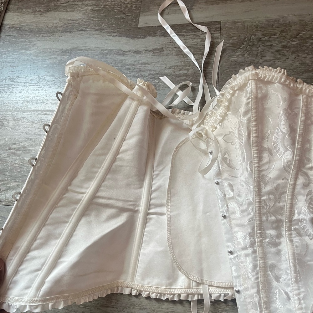 SHEIN White Corset Top - Picture 3 of 5